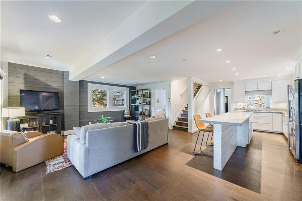 29 Roanoke Avenue NE