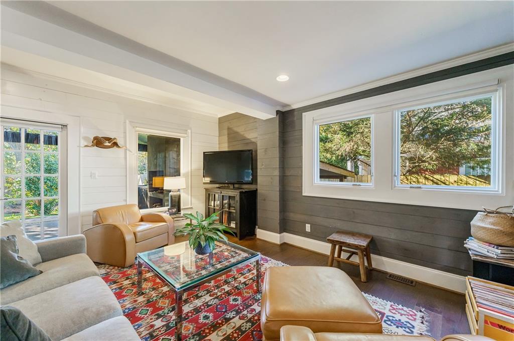 29 Roanoke Avenue NE