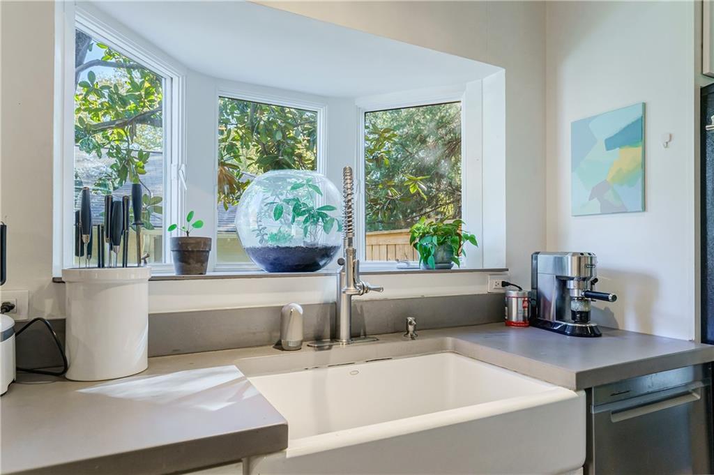 29 Roanoke Avenue NE