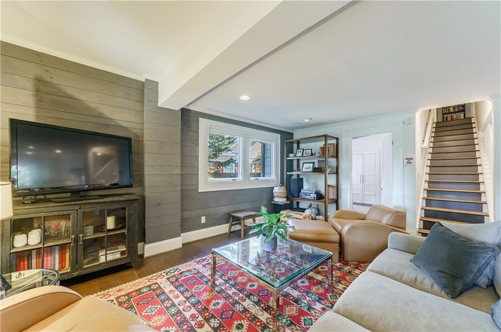 29 Roanoke Avenue NE