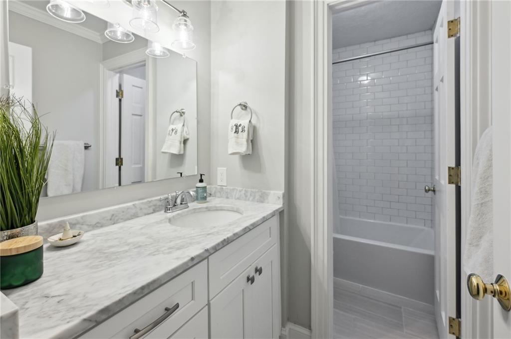 7 Independence Place NW