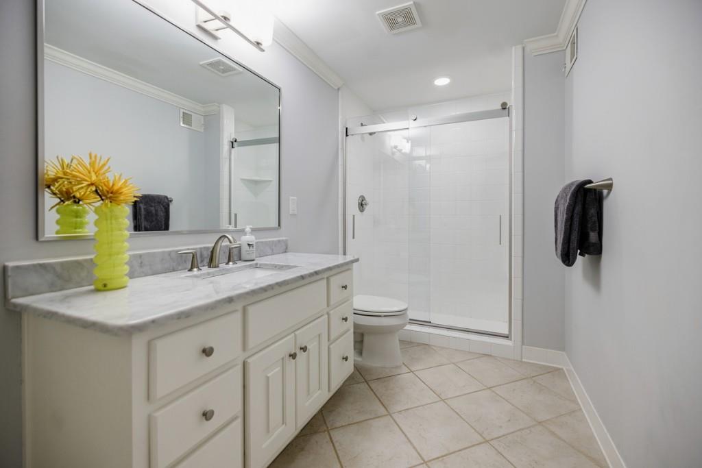 1610 Queensland Court