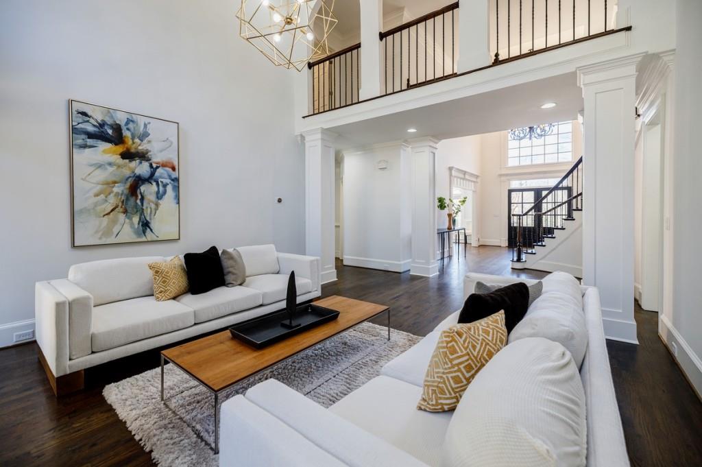 1610 Queensland Court