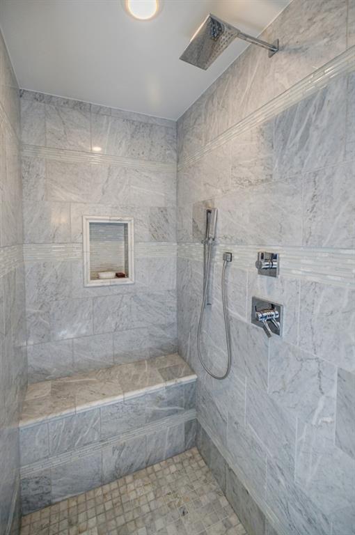 1610 Queensland Court