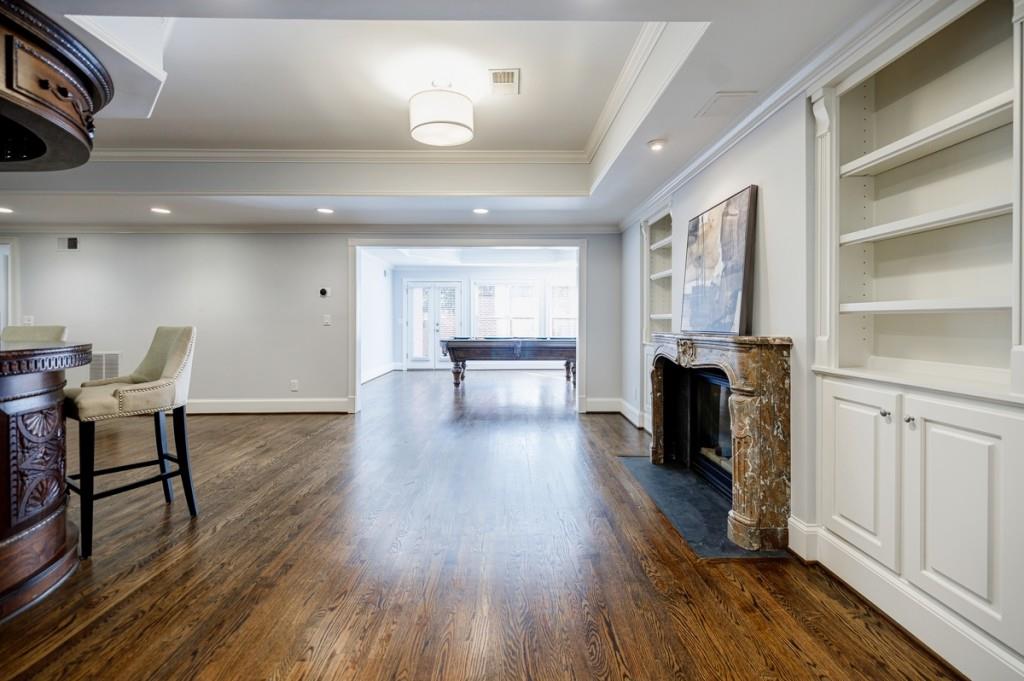 1610 Queensland Court