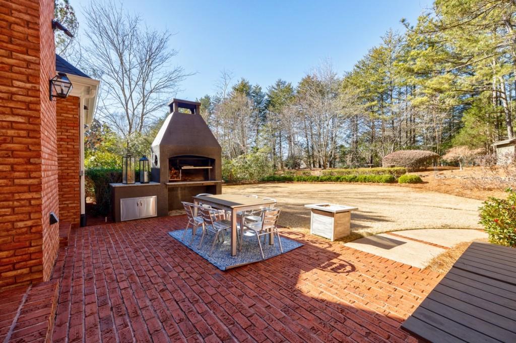 1610 Queensland Court