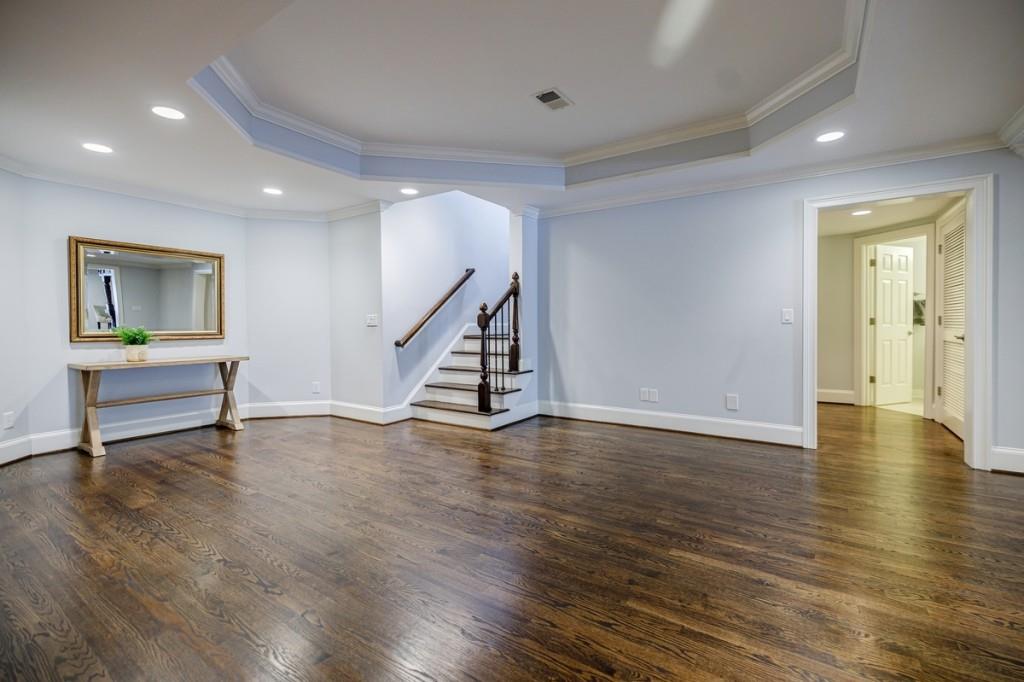 1610 Queensland Court