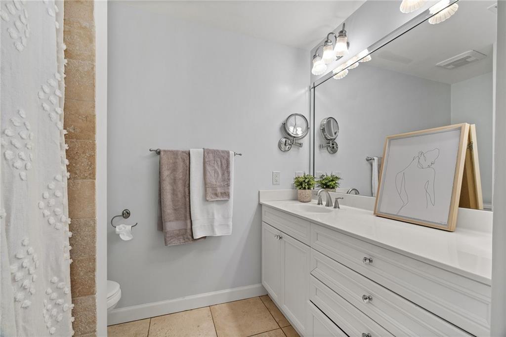 70 Old Ivy Road NE Unit 52