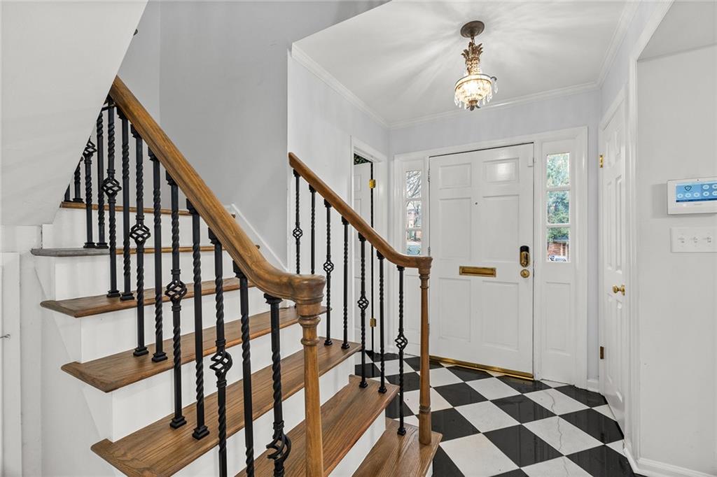 70 Old Ivy Road NE Unit 52