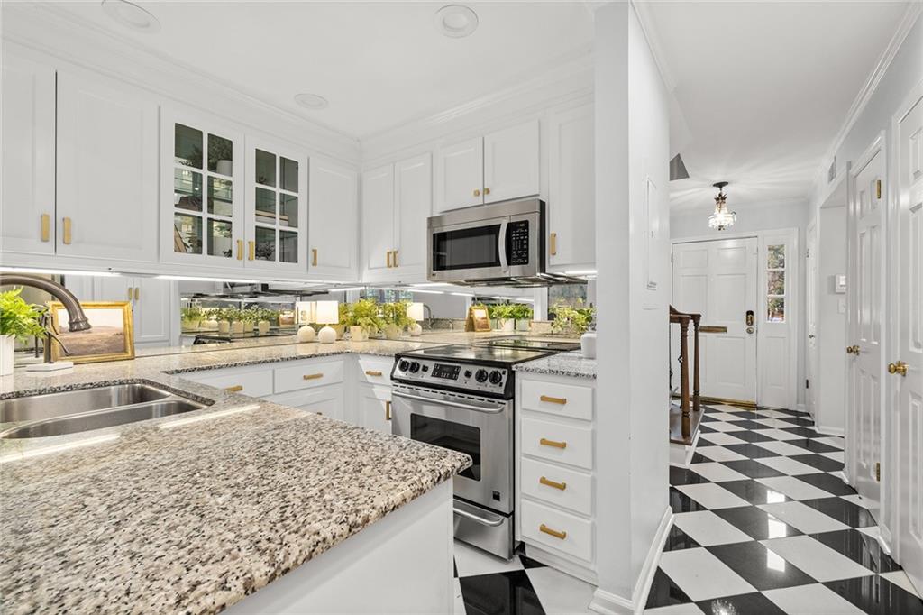 70 Old Ivy Road NE Unit 52