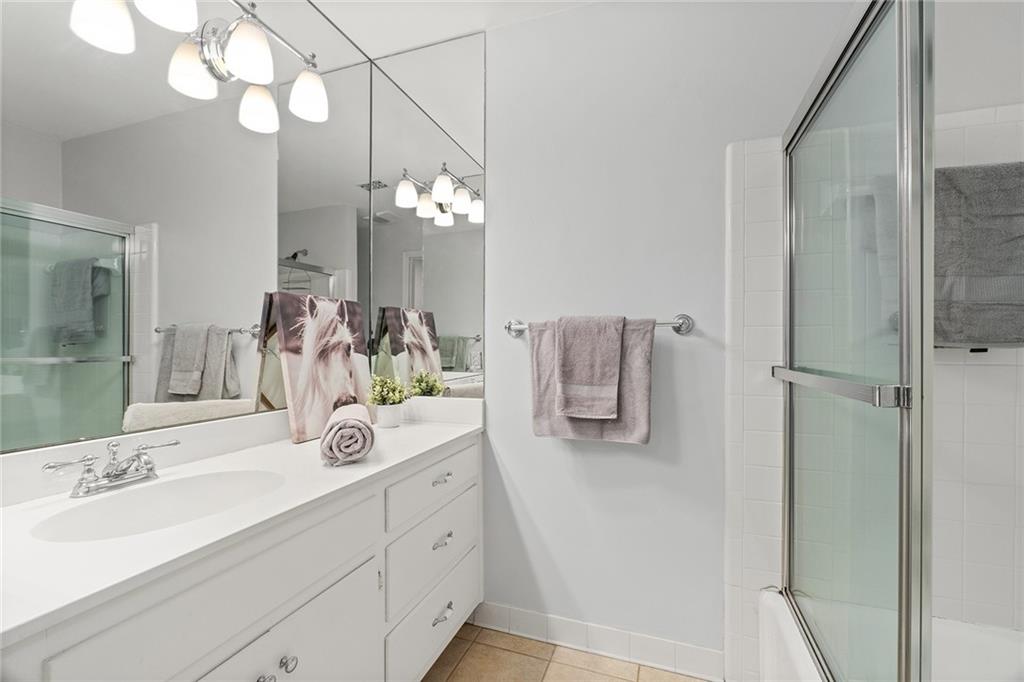 70 Old Ivy Road NE Unit 52