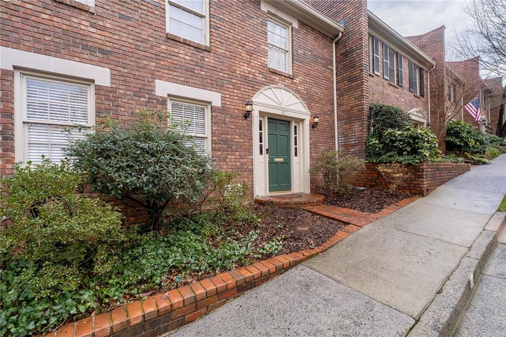 70 Old Ivy Road NE Unit 52