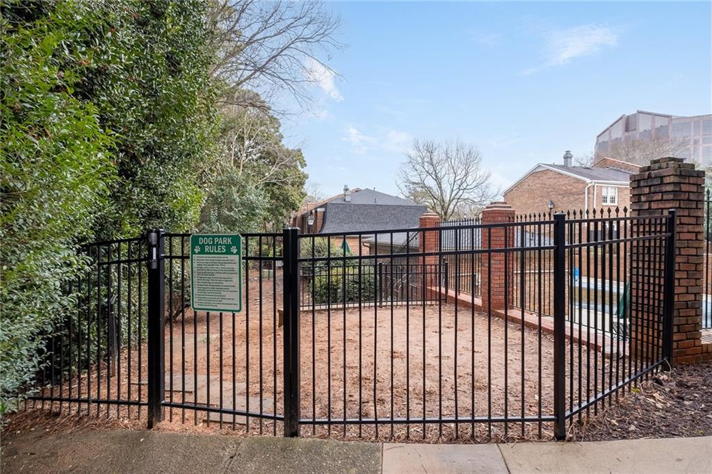 70 Old Ivy Road NE Unit 52