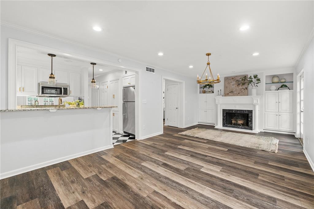 70 Old Ivy Road NE Unit 52