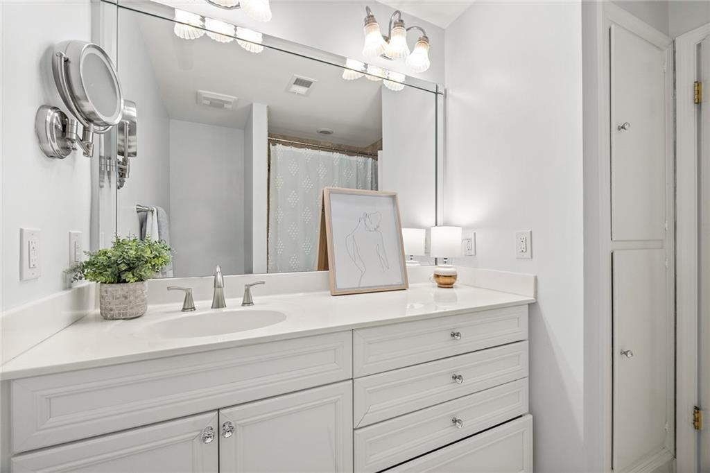 70 Old Ivy Road NE Unit 52