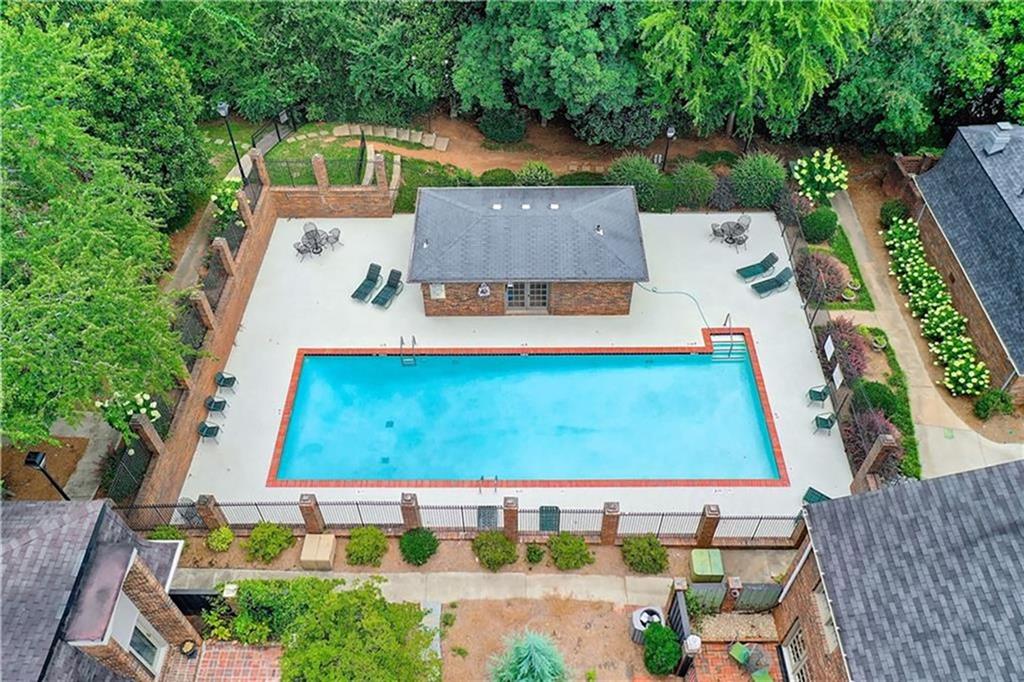 70 Old Ivy Road NE Unit 52