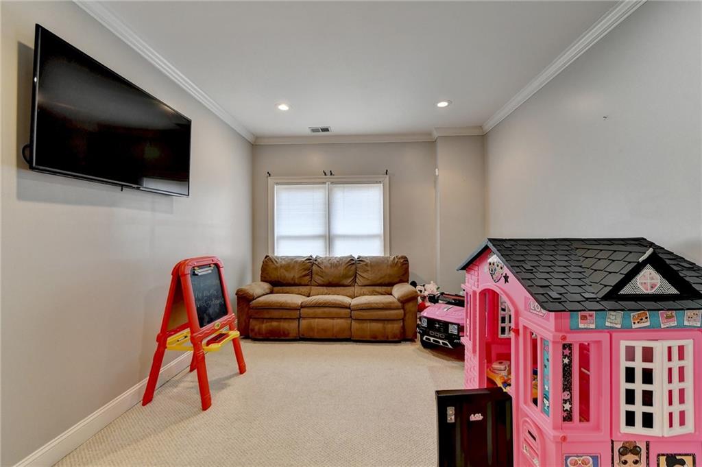 6595 Ridgefield Drive