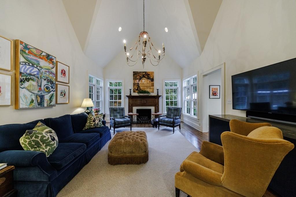 727 E Paces Ferry Road