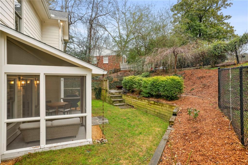 2736 Defoors Ferry Road NW