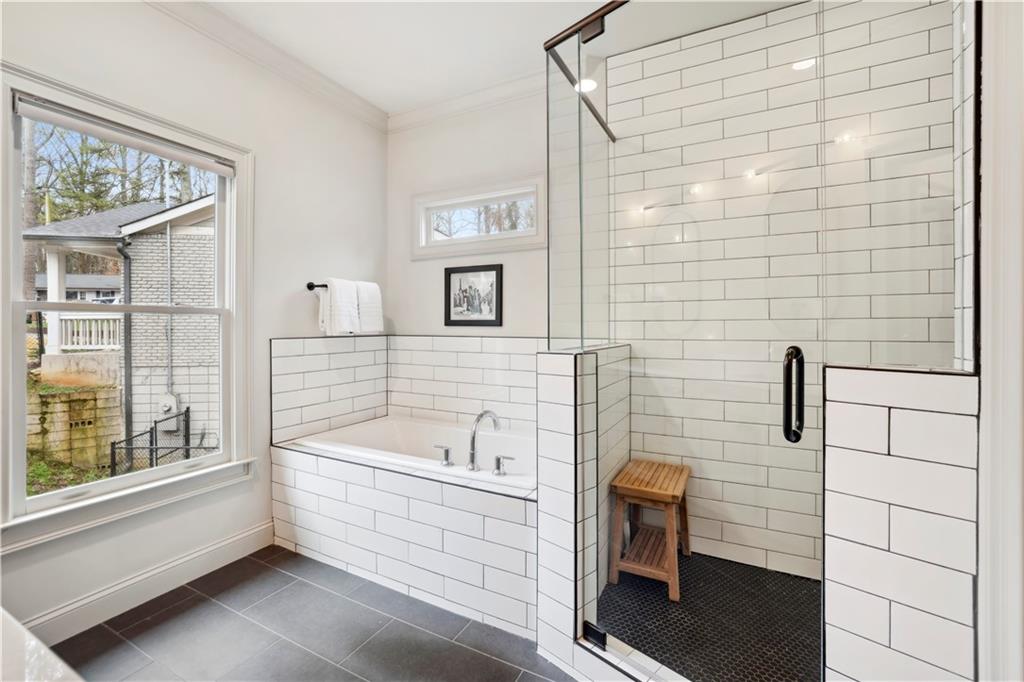 2736 Defoors Ferry Road NW