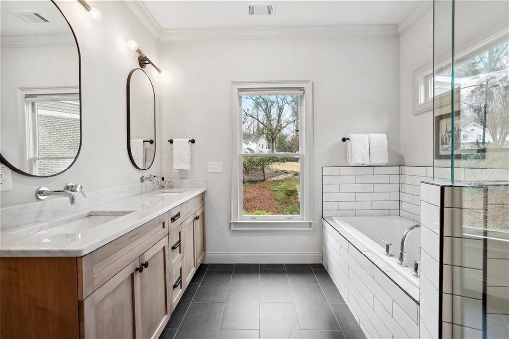 2736 Defoors Ferry Road NW