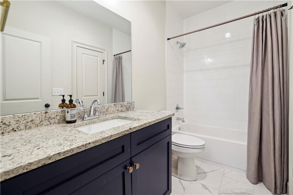 2736 Defoors Ferry Road NW