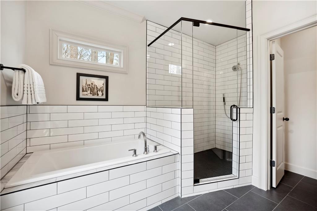 2736 Defoors Ferry Road NW