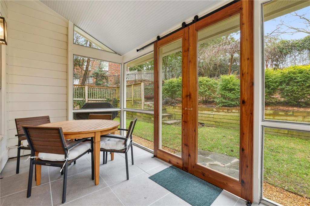 2736 Defoors Ferry Road NW