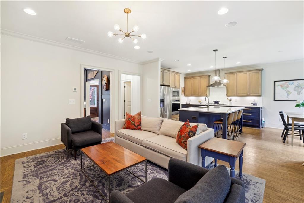 2736 Defoors Ferry Road NW