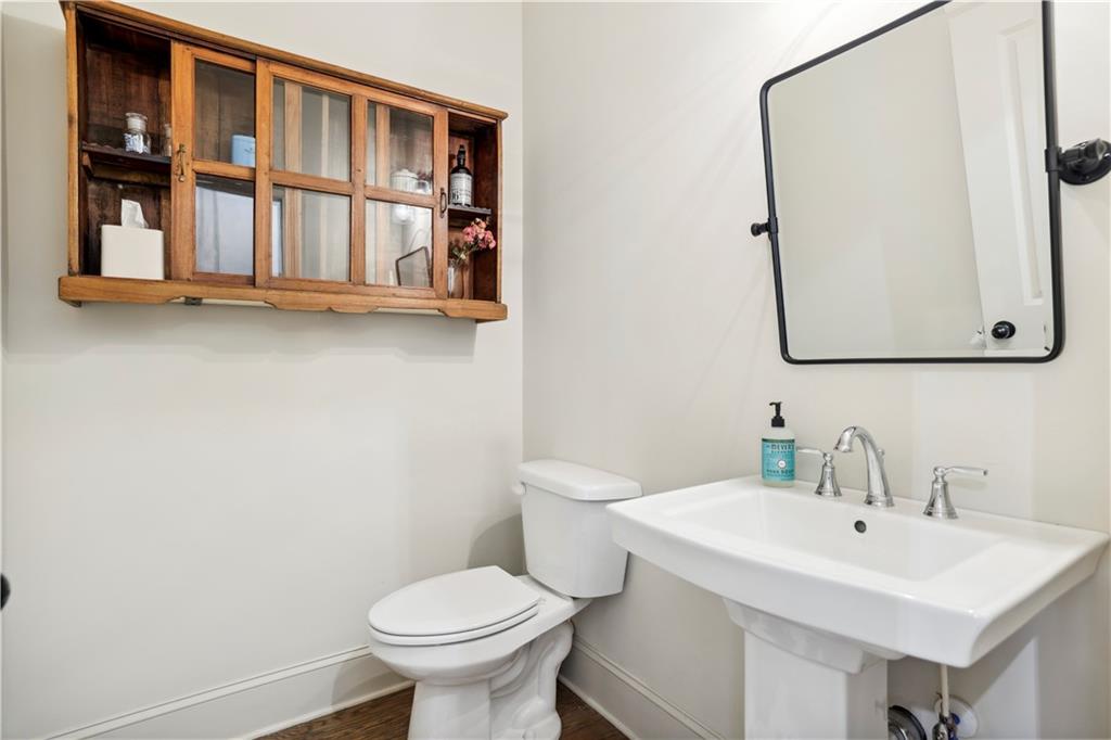 2736 Defoors Ferry Road NW