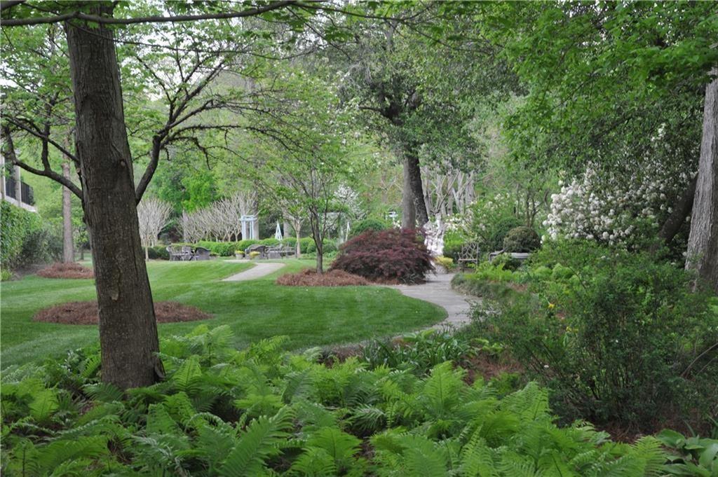 2288 Peachtree Road NW Unit 14