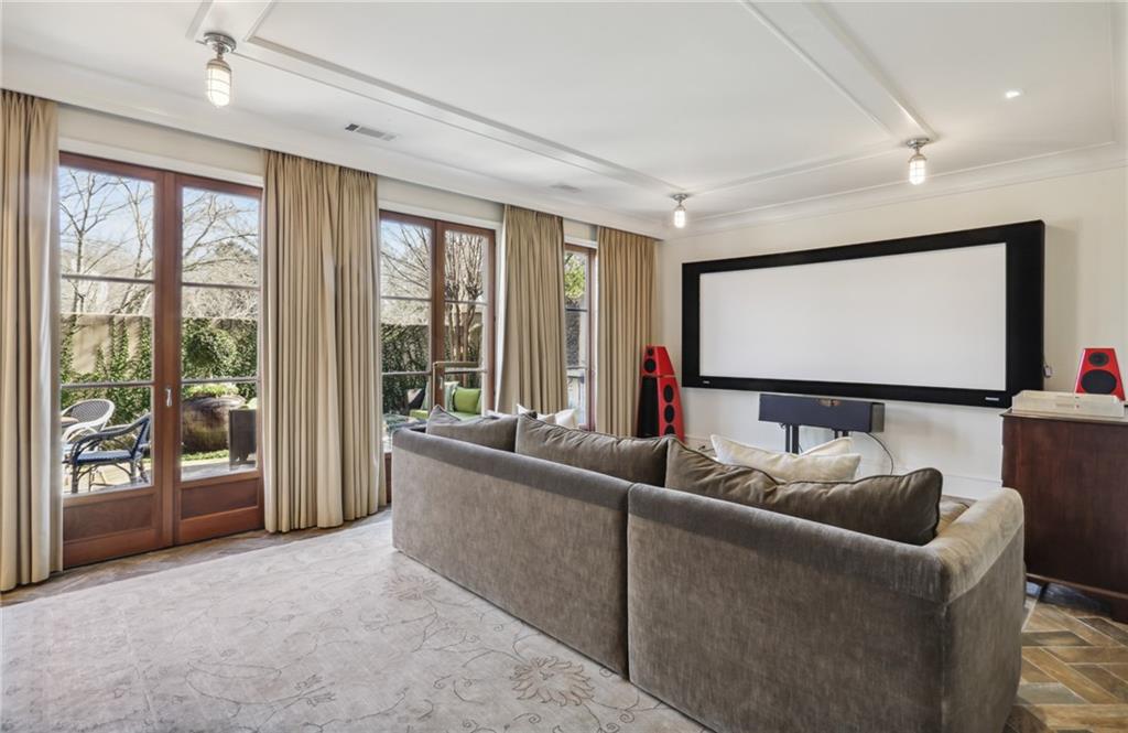 2288 Peachtree Road NW Unit 14