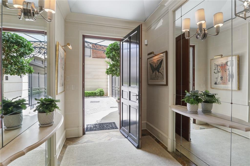 2288 Peachtree Road NW Unit 14