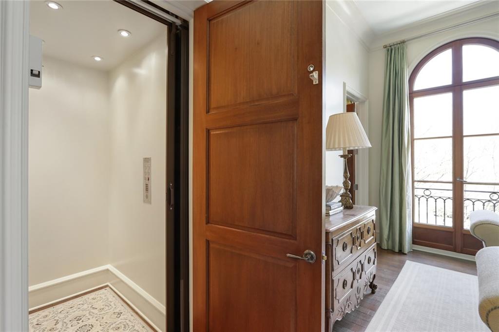 2288 Peachtree Road NW Unit 14