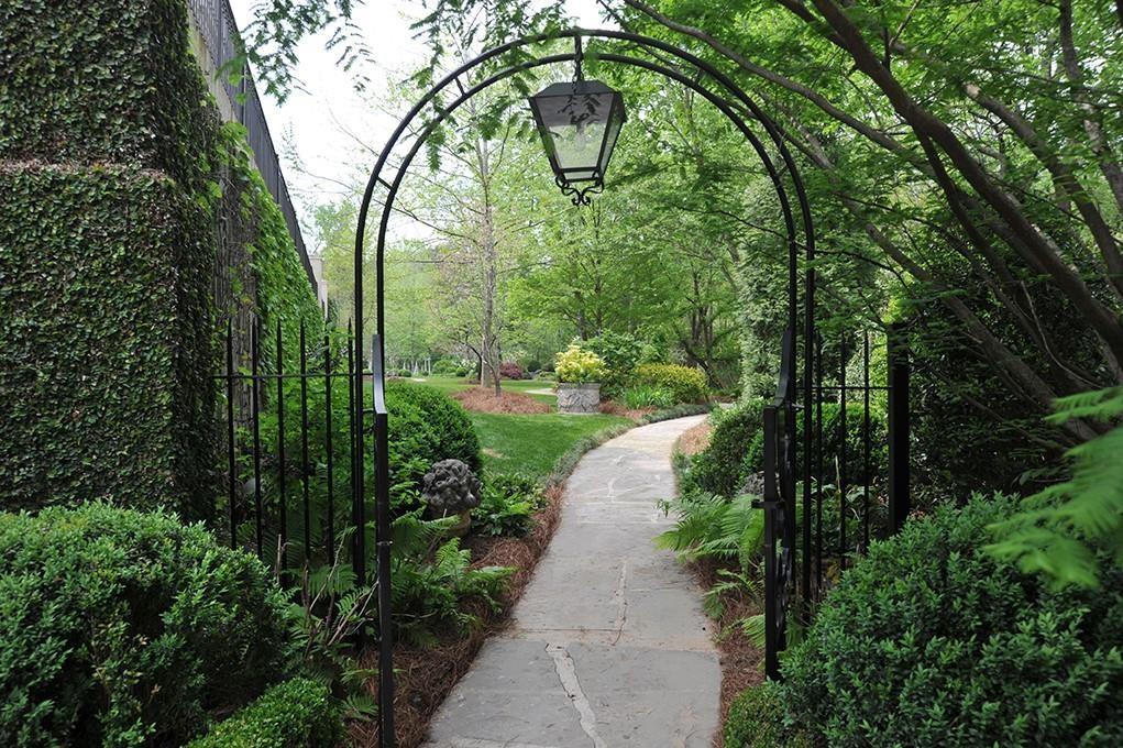 2288 Peachtree Road NW Unit 14