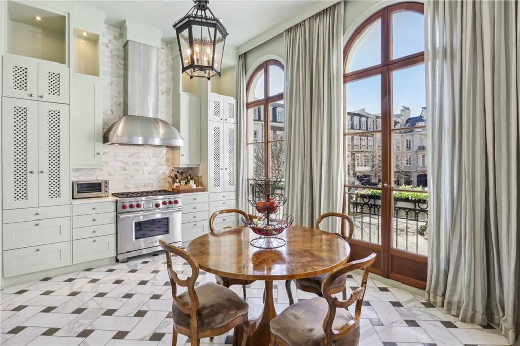 2288 Peachtree Road NW Unit 14