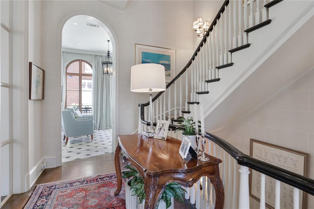 2288 Peachtree Road NW Unit 14