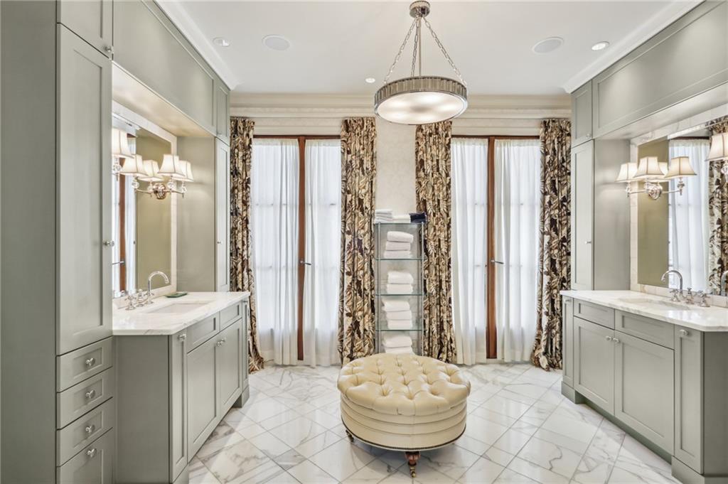 2288 Peachtree Road NW Unit 14