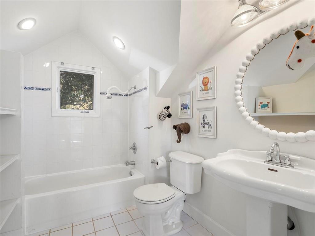 2295 Shenandoah Avenue NE