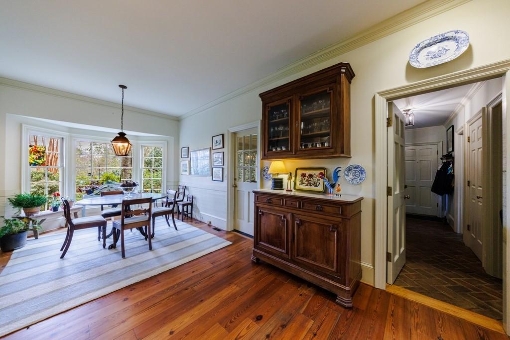 1608 Nancy Creek Ridge NW