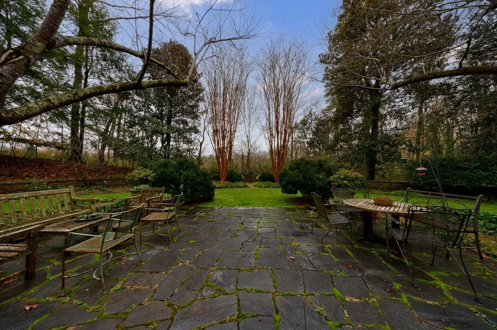 1608 Nancy Creek Ridge NW