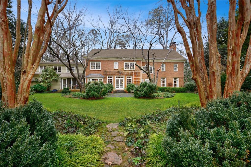 1608 Nancy Creek Ridge NW