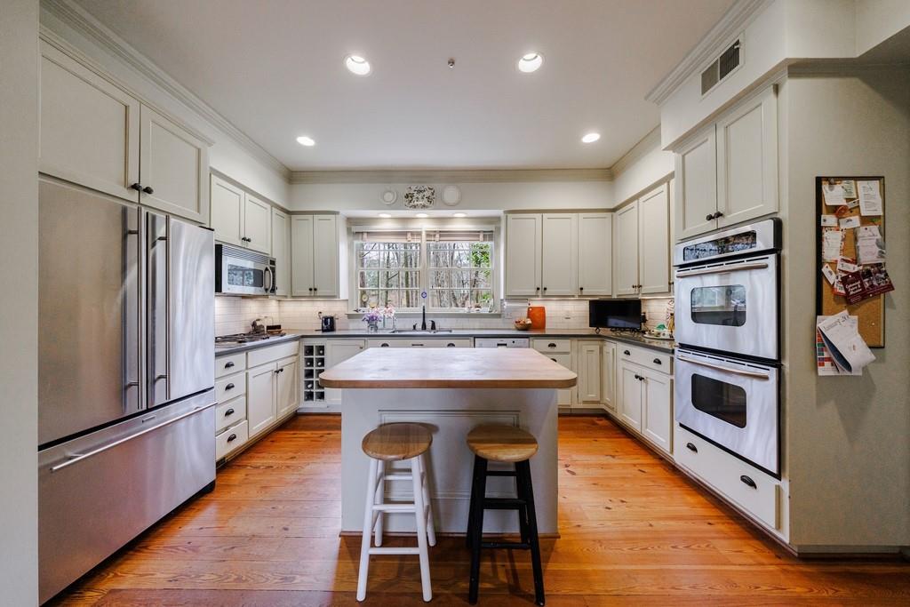 1608 Nancy Creek Ridge NW