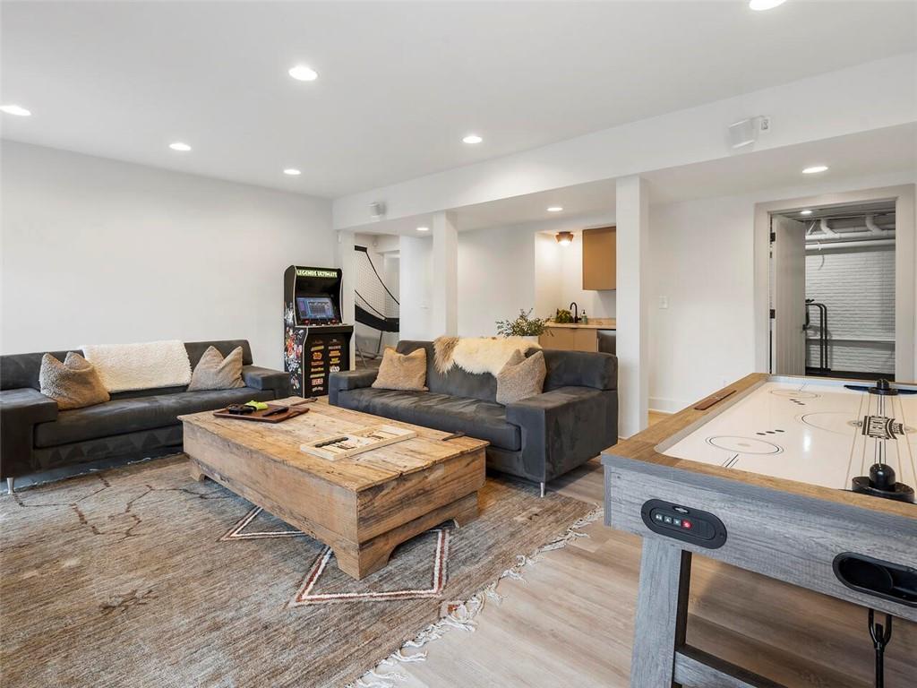 3237 Cochise Drive SE