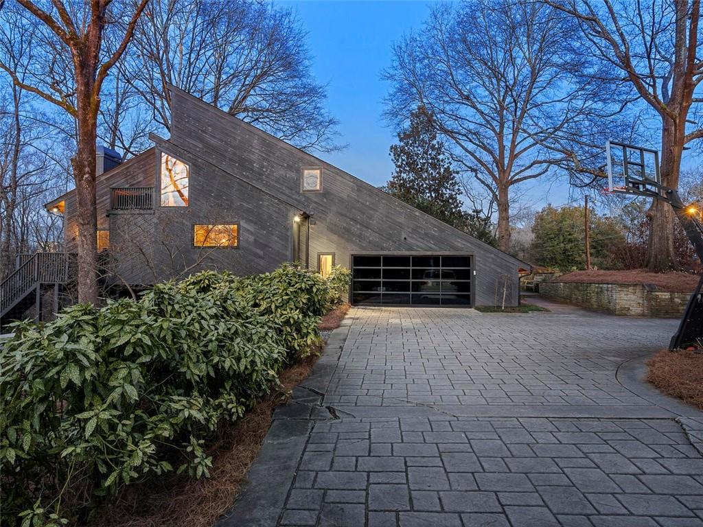 3237 Cochise Drive SE