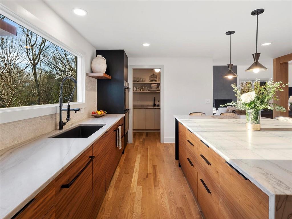 3237 Cochise Drive SE