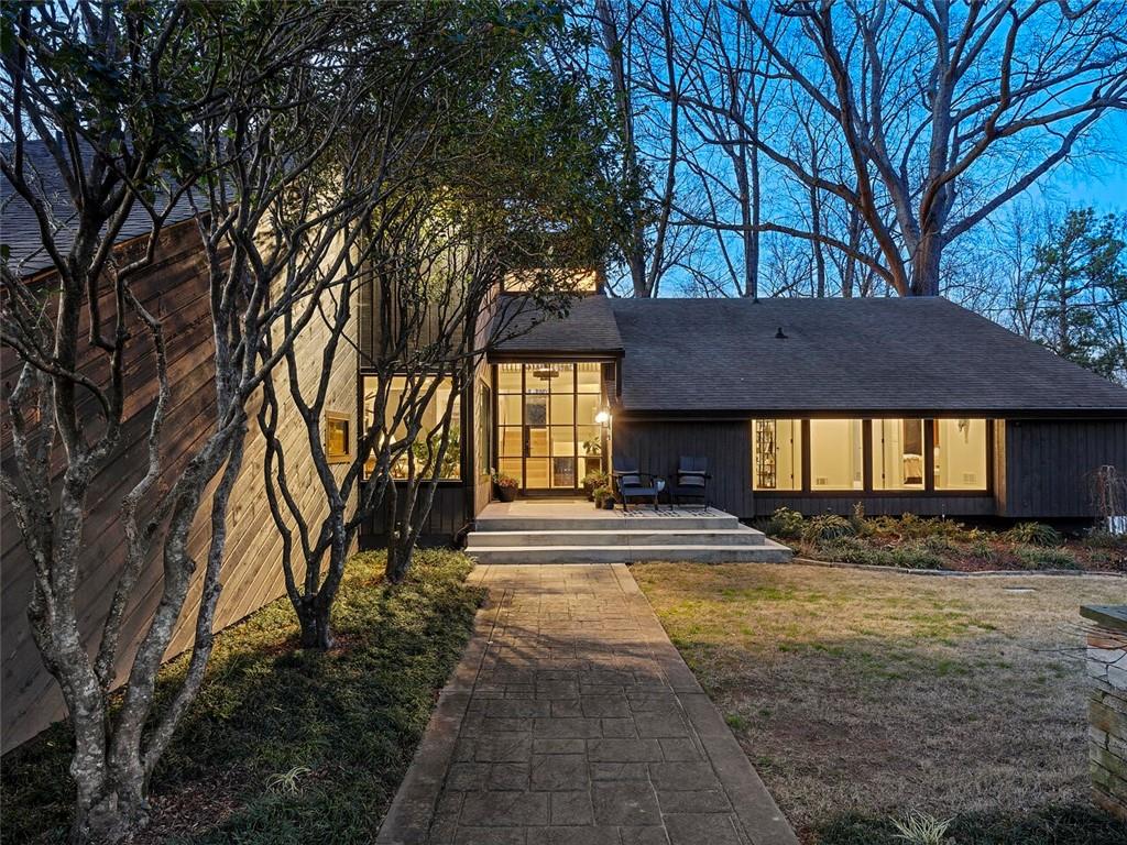 3237 Cochise Drive SE