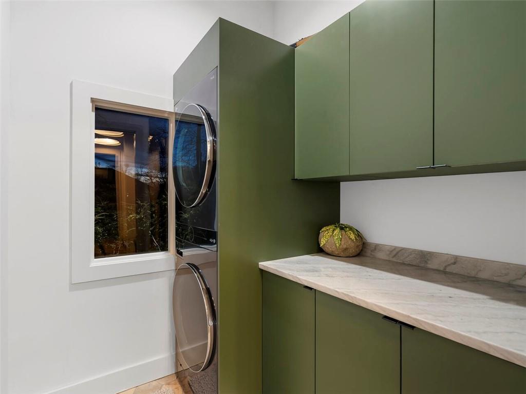 3237 Cochise Drive SE