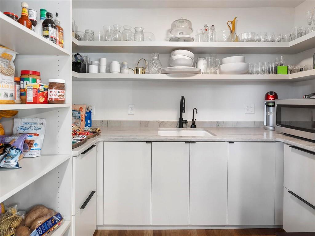 3237 Cochise Drive SE