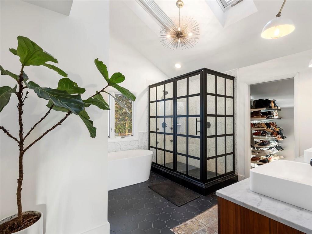 3237 Cochise Drive SE